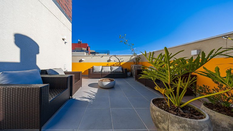 Apartamento Mobiliado com 1 Quarto e Garagem no Água Verde