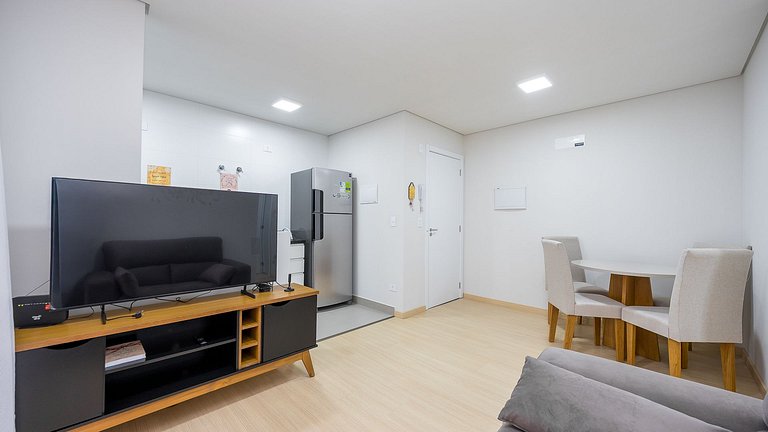 Apartamento 2 Quartos com Suíte, Mobiliado e Churrasqueira |