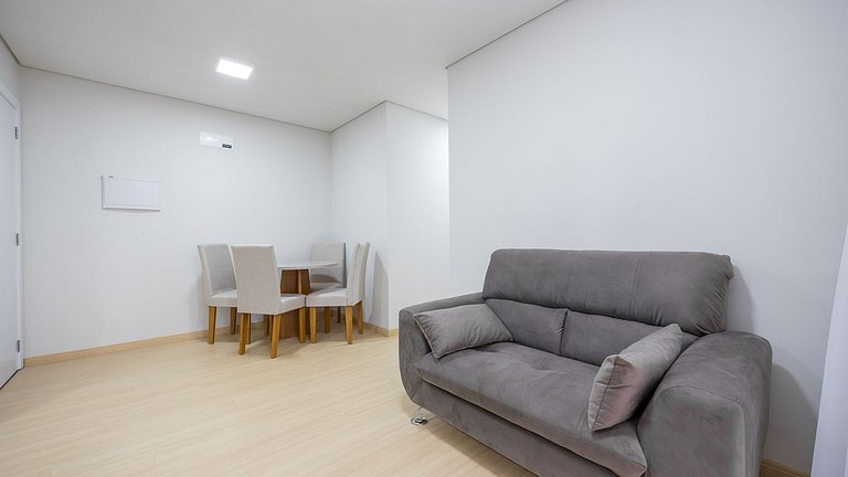 Apartamento 2 Quartos com Suíte, Mobiliado e Churrasqueira |