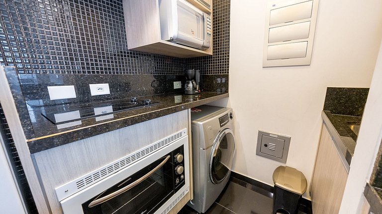 Apartamento 1 Quarto Mobiliado no 27º Andar | Centro de Curi