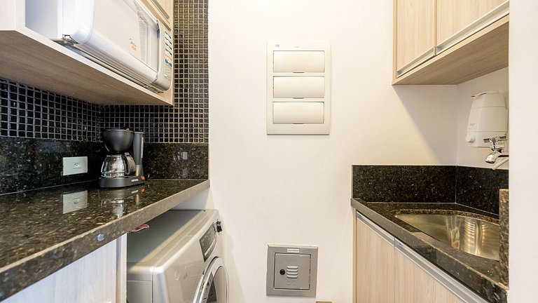 Apartamento 1 Quarto Mobiliado no 27º Andar | Centro de Curi