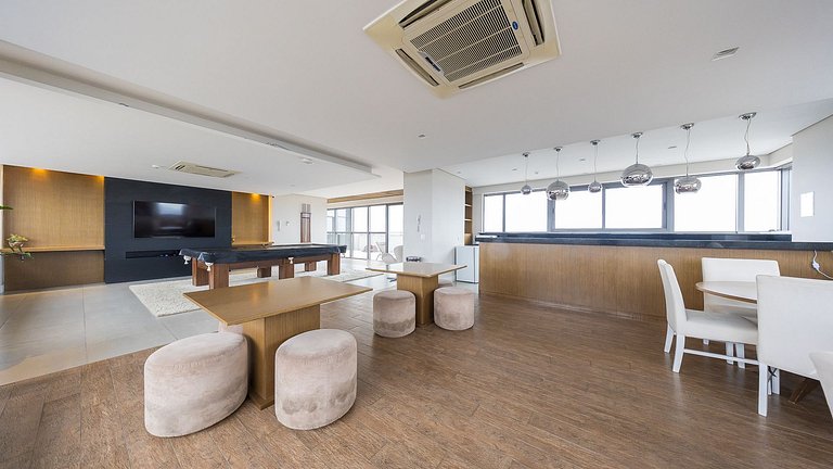 Apartamento 1 Quarto Mobiliado no 27º Andar | Centro de Curi
