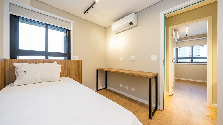 Apartamento 2 Quartos Mobiliado no 21º Andar com Piscina e G