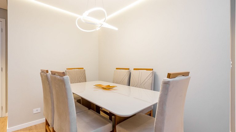 Apartamento 2 Quartos Mobiliado no 21º Andar com Piscina e G