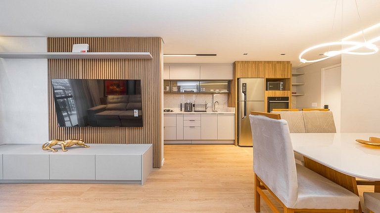 Apartamento 2 Quartos Mobiliado no 21º Andar com Piscina e G