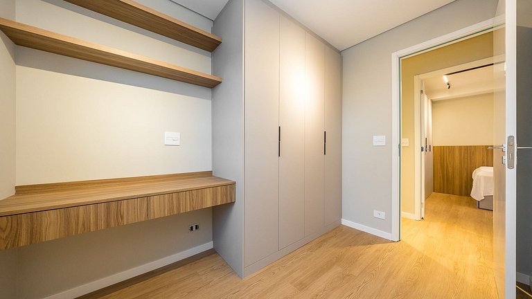 Apartamento 2 Quartos Mobiliado no 21º Andar com Piscina e G