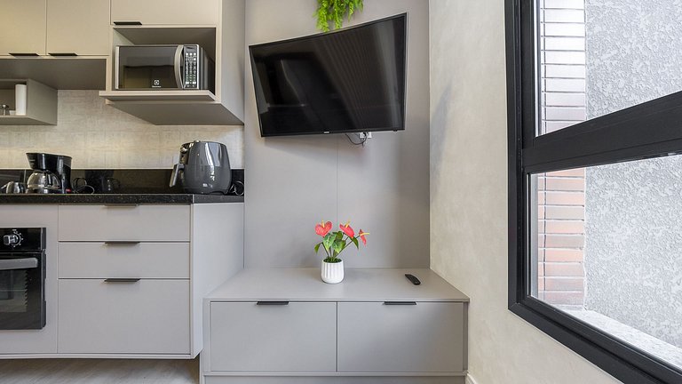 Apartamento Studio Mobiliado de 27,8m² | Centro de Curitiba