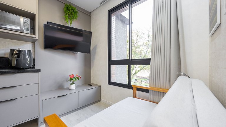 Apartamento Studio Mobiliado de 27,8m² | Centro de Curitiba
