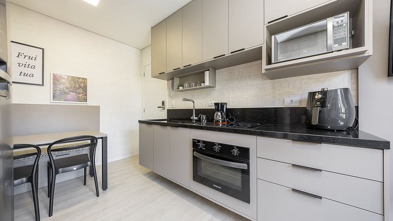 Apartamento Studio Mobiliado de 27,8m² | Centro de Curitiba